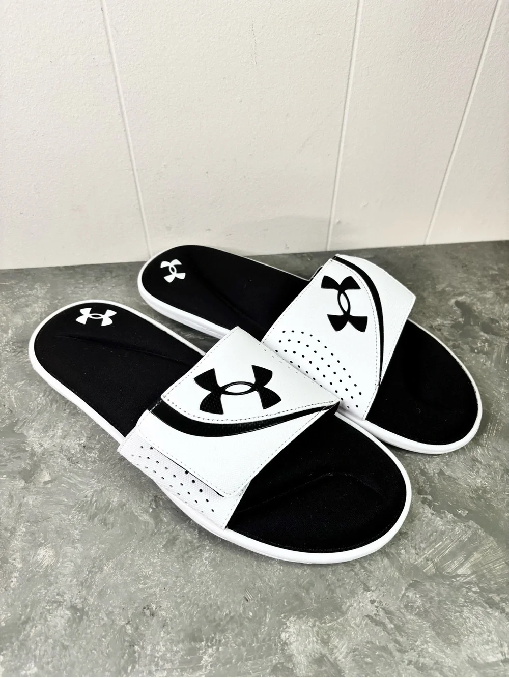 Under Armour Men's Ignite VI Slide Sandals white black cushion comfort casual 13